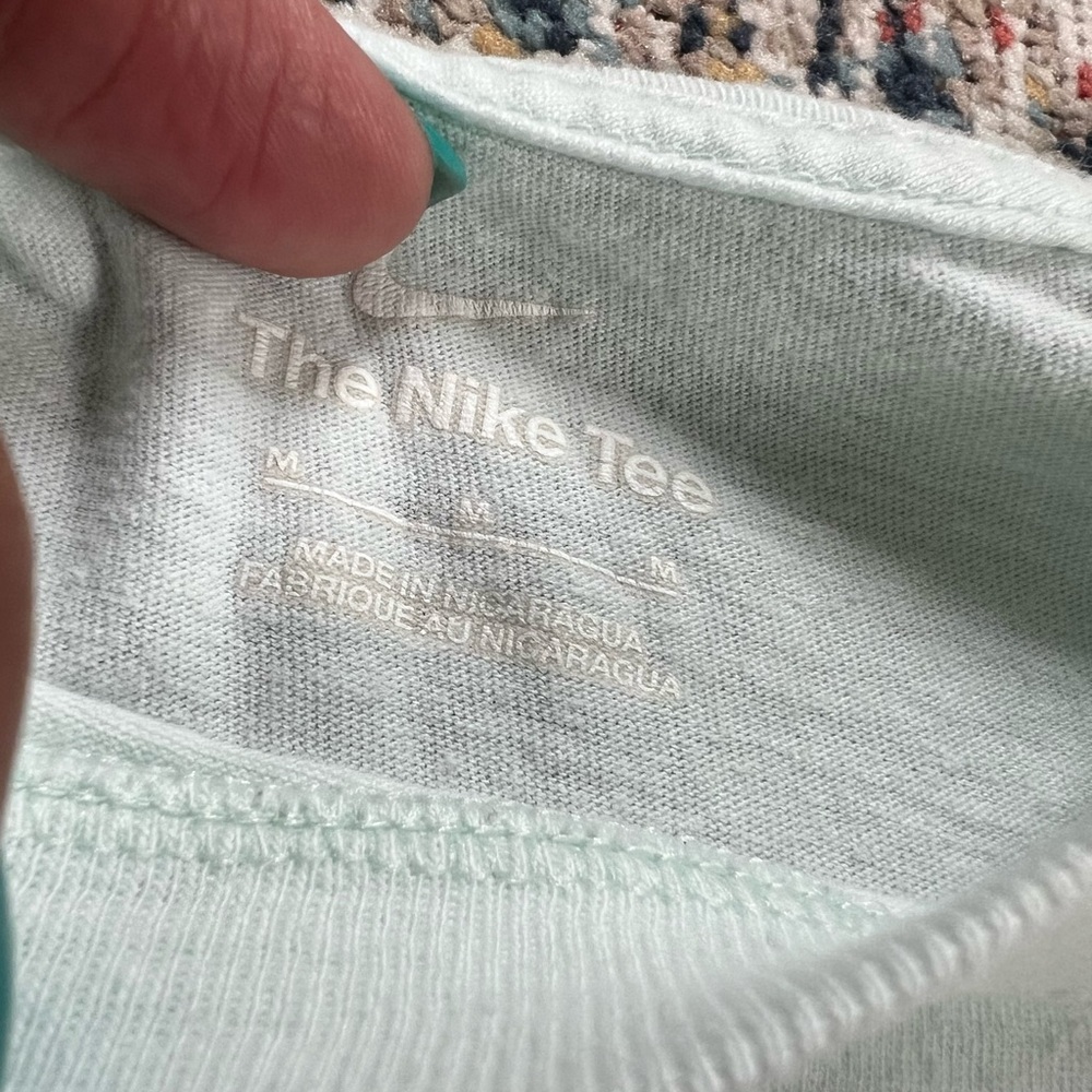 Girl Nike Tee - Picture 3 of 4